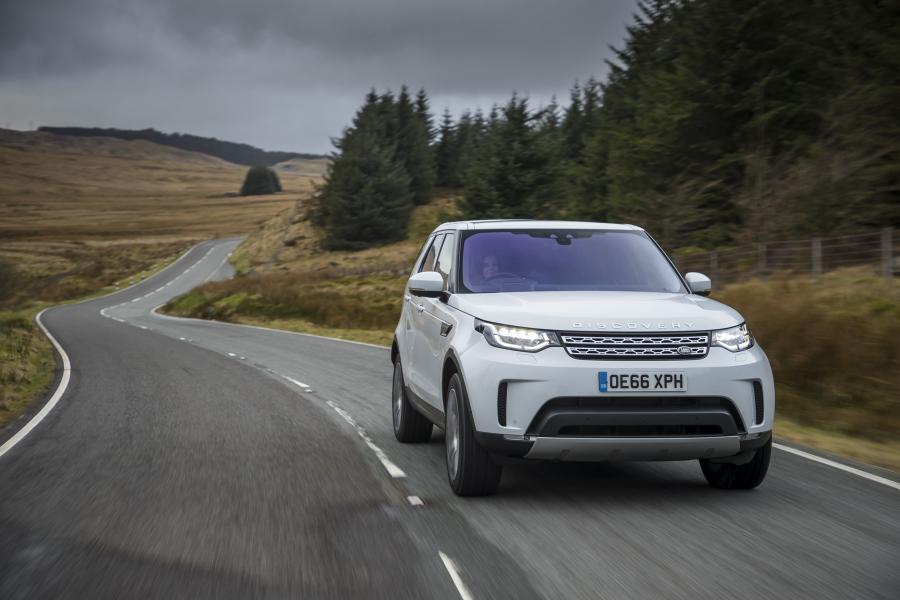  Land Rover Discovery HSE Td6 2017 года  (UK) (фото 12 из 40)